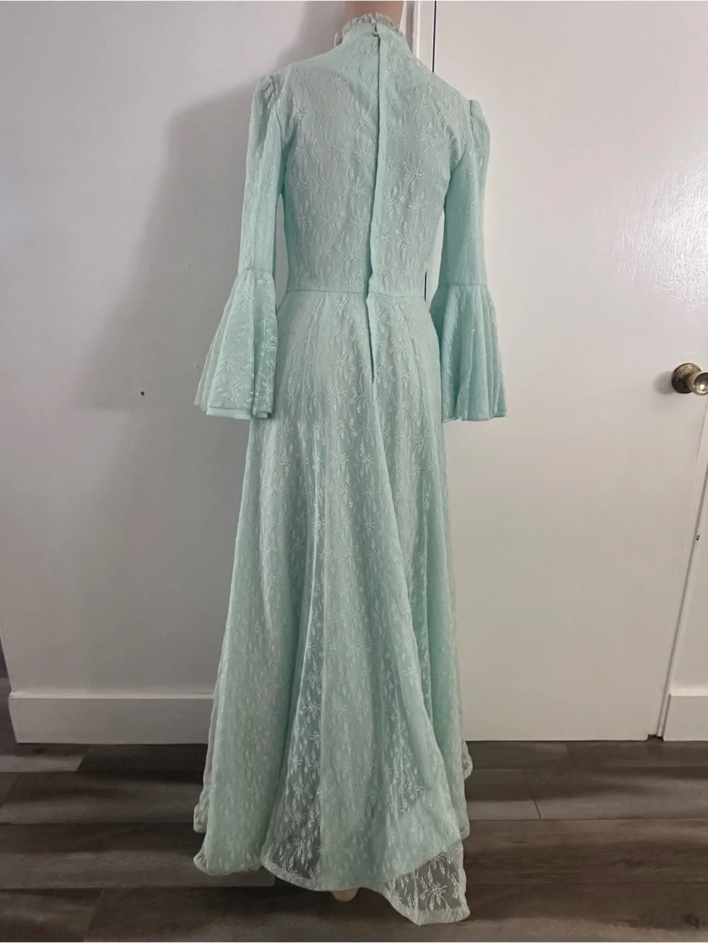 Ethereal 70s Aqua Lace Formal Gown – Matching Bridal Set choker garter small Euc